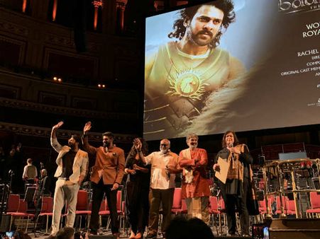 తెలుగోడి గౌరవాన్ని పెంచిన రాజమౌళి.. సాహోరే అంటోన్న నెటిజన్లు