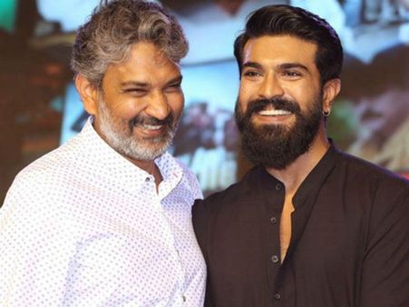 అదిరిపోయే స్టెప్పులేస్తున్న చెర్రీ, జక్కన్న.. మార్క్ సెట్ చేస్తూ పోవాలంటూ రామ్ చరణ్ విషెస్