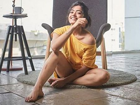 ఆ విషయంలో రష్మిక‌పై రూమర్లు.. వెనుకడుగు వేసిన నిర్మాత