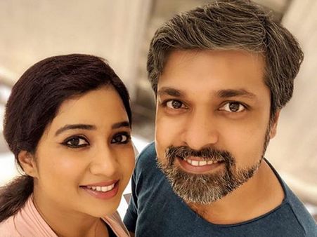 ఆయనతో ఉన్నప్పుడు పదహారేళ్ల అమ్మాయిలా ఫీలవుతా.. అతనే నా ప్రపంచం