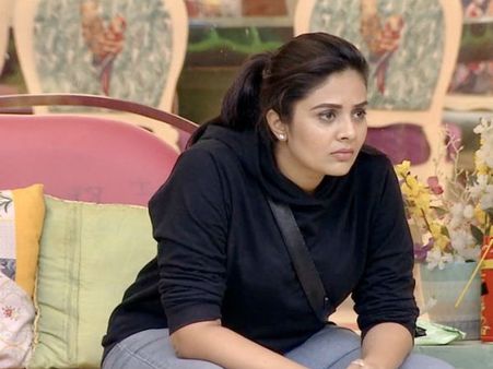 బ్రేకప్ అయింది.. చచ్చిపోదామనుకున్నా అంటూ శ్రీముఖి షాకింగ్ కామెంట్స్