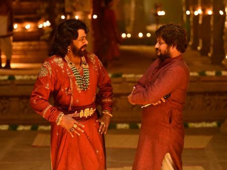 చిరంజీవి క్యారెక్టర్ అలాంటిది.. అందుకే వాళ్ళు.. సైరా డైరెక్టర్ సురేందర్ రెడ్డి కామెంట్స్