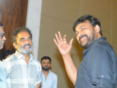 చిరంజీవి ఎవరెస్టులాంటి వారు.. ఆయన ప్రశంస ఆస్కార్‌తో సమానం..