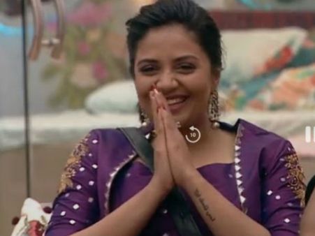 శ్రీముఖి వ్యాఖ్యలపై కౌంటర్లు.. వాళ్లు చేసిన ట్వీట్‌ను చూపిస్తూ ఏకిపారేస్తోన్న నెటిజన్లు