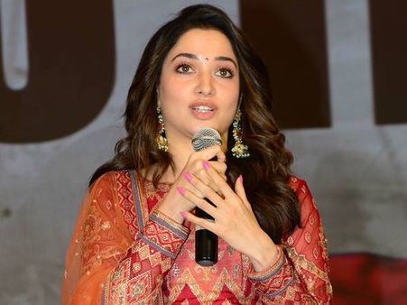 ఒక్క షాట్ కోసం పిలిచినా వస్తా అనేసిన తమన్నా