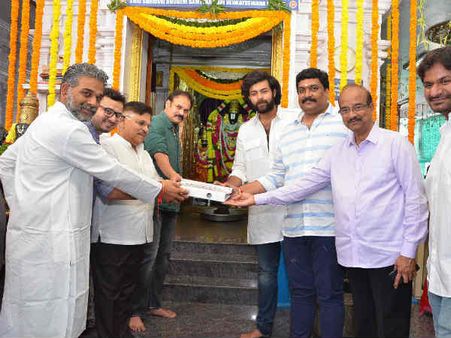 మరో ప్రాజెక్ట్ మొదలెట్టిన మెగా హీరో.. కెరీర్‌లో తొలిసారిగా!