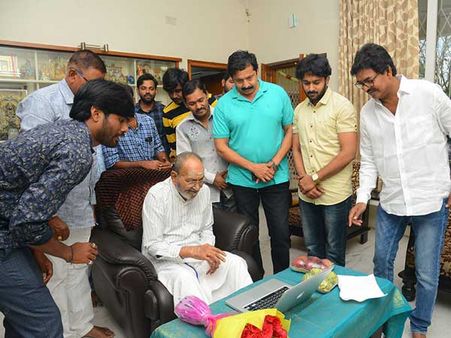 విశ్వనాథ్ చేతుల మీదుగా అప్పుడు.. ఇప్పుడు పాట