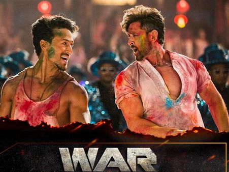 వార్ కలెక్షన్ల సునామీ.. 200 కోట్లకు చేరువగా.. సైరా, సల్మాన్ మూవీ కలెక్షన్లకు ధీటుగా..