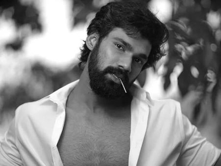 కొత్త లుక్‌లోకి మారిన యంగ్ హీరో.. మరో హిట్ కొట్టేందుకు రెడీ