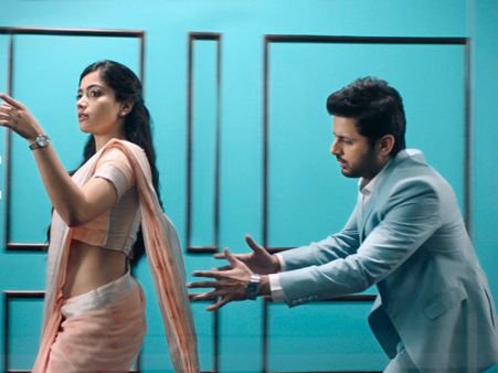 భీష్మ రొమాంటిక్ అప్‌డేట్.. రష్మిక నడుము చూసి నితిన్ పరేషాన్.. వైరల్ వీడియో