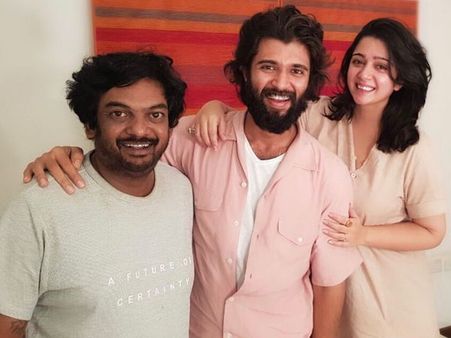 వెరీ ఇంట్రెస్టింగ్: విజయ్ - పూరీ సినిమా కథలో మార్పులు.. కారణం ఈ మెగా హీరోనే