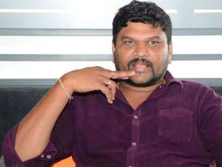 ఇద్దర్ని లైన్లో పెట్టేందుకు సన్నాహాలు.. వంద కోట్ల దర్శకుడి తంటాలు