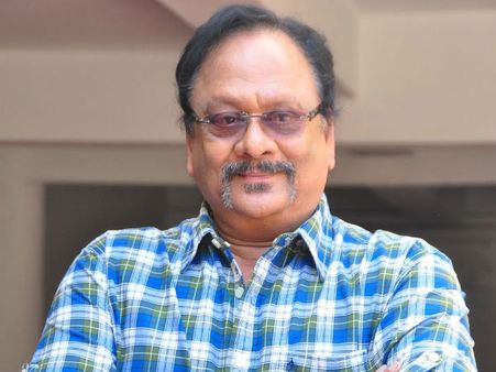 ఆ వార్తలను ఖండించిన కృష్ణంరాజు.. సమాధానం చెప్పటం చాలా కష్టమవుతుందంటూ సీరియస్