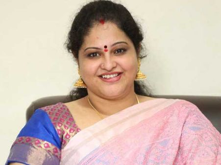 సురేఖ ఇంటికి పిలిచింది.. రంగమ్మత్త క్యారెక్టర్ అందుకే వదిలేశా.. సీక్రెట్స్ రివీల్ చేసిన రాశీ