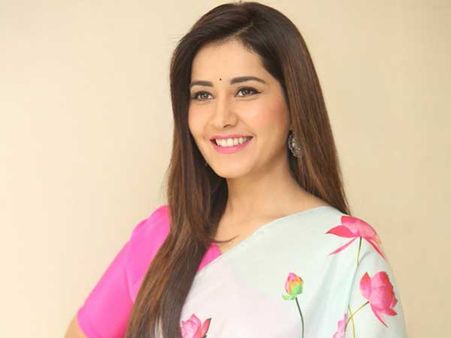 16వ ఏటనే డేటింగ్ చేశా.. కొందరు డైరెక్టర్లు ఒత్తిడి చేసినా ఒప్పుకోలేదు: రాశీ ఖన్నా