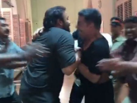 పిడి గుద్దులతో రెచ్చిపోయిన హీరో, దర్శకుడు.. కారణమేంటంటే..?