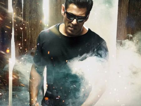 స్లో మోషన్‌లో అడుగుపెట్టిన సల్మాన్.. వైరల్ వీడియో