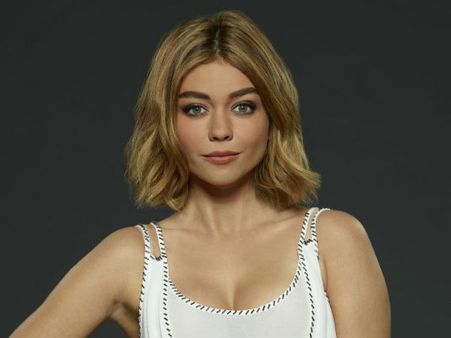 హీరోయిన్‌తో తప్పుగా బిహేవ్ చేసిన యువకుడు.. అమ్మాయిల ఎక్స్‌ప్రెషన్స్.. సోషల్ మీడియాలో షాకింగ్ పిక్