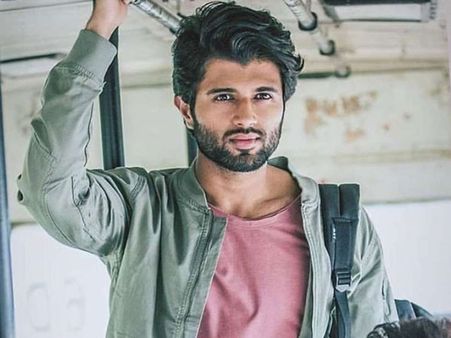 ఆ హీరోయిన్‌తో కలిసి గోవా వెళ్తున్న విజయ్ దేవరకొండ.. షూటింగ్ కోసం కాదు సుమా.!