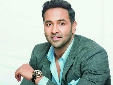 మంచు వారి ప్రాజెక్టులో మాజీ, తాజా సీఎంలు.. ఆయనపైనే ఎక్కువ ఫోకస్.!