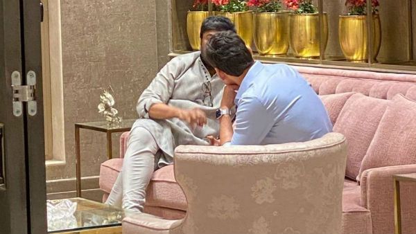 మెగాస్టార్‌తో సూపర్ స్టార్.. మంతనాలకు కారణం? వైరల్ పిక్ షేర్ చేసిన మహేష్ సతీమణి