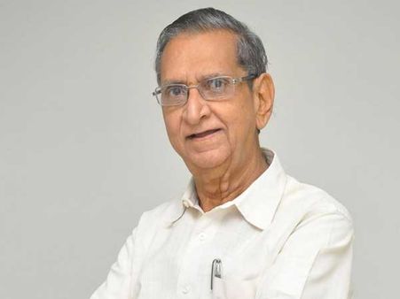 నటుడు గొల్లపూడి ఇకలేరు.. గద్ద ముక్కు పంతులు అంటూ ఆలీ భావోద్వేగం