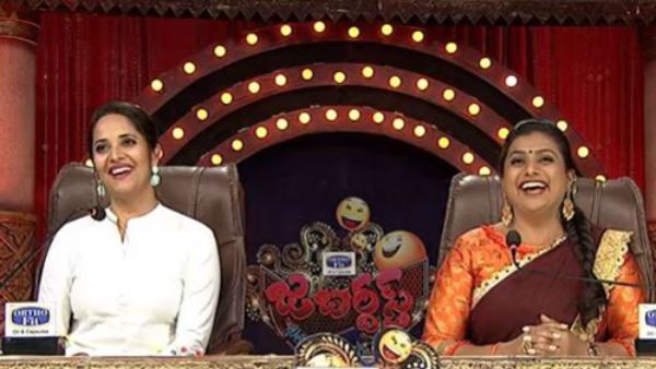 అనసూయకు ప్రమోషన్: జబర్ధస్త్ షోకు జడ్జ్‌గా మారిన యాంకర్.. రోజా సహకారంతోనే ఇలా.!