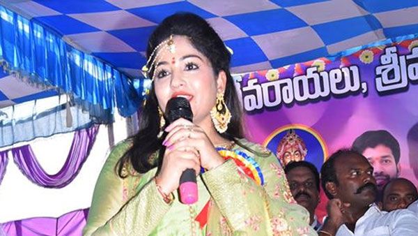 భారతదేశంలో ఆ పరిస్థితి ఇంకెంతో దూరం లేదు.. నటి మాధవీలత సెన్సేషనల్ కామెంట్స్