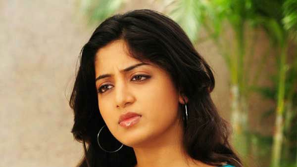 మరోసారి విరుచుకుపడ్డ పూనమ్.. వాళ్ళ కంటే వ్యభిచారులే బెటర్ అంటూ సెన్సేషన్