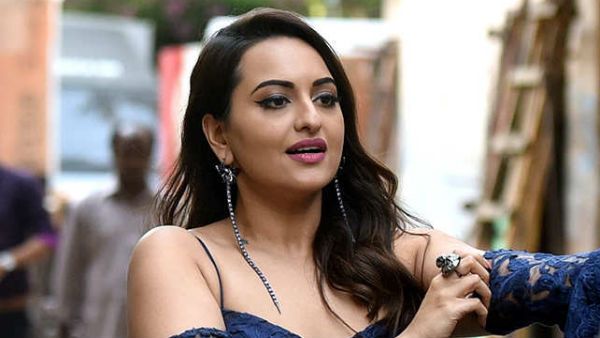 వయసు మీద పడినా అలాంటి సీన్స్.. ఆ ఏజ్‌లో అలా చేయను.. హీరోయిన్ కౌంటర్