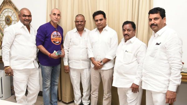 కేటీఆర్‌ను కలిసిన ‘ఊల్లాల ఊల్లాల’ యూనిట్.. చిత్రం విజయవంతం కావాలని ఆశించిన ఐటీ మినిస్టర్