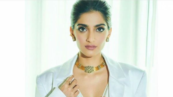 సోనమ్ కపూర్‌కు చేదు అనుభవం.. ఉబెర్ క్యాబ్‌లో డ్రైవర్ దారుణంగా..