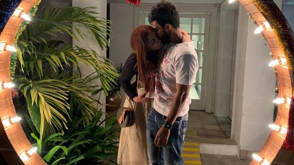 విశాల్‌తో గుత్తా జ్వాల పబ్లిక్ కిస్.. డేటింగ్ కన్ఫర్మ్! నెట్టింట వైరల్ పిక్స్