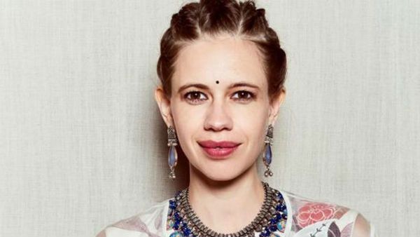 పెళ్లి కాకుండా తల్లి.. దాచాలాని హీరోయిన్ ప్రయత్నం.. నెటిజన్ల విమర్శలు