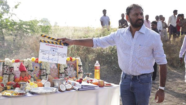 అనంతపురంలో ‘నారప్ప’.. ఫస్ట్ లుక్‌కు అదిరిపోయే రెస్పాన్స్