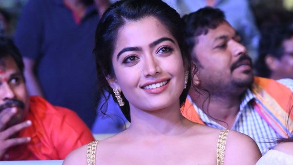 చిరు సార్ మీరే నా లక్కీ చార్మ్.. అబ్బబ్బబ్బా.. మెగాసూపర్ ఈవెంట్‌లో రష్మిక మందన్న చమక్కులు