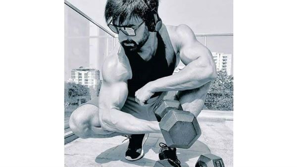 వామ్మో ఈ వయసులో అంతటి ఫిట్‌నెస్.. నెటిజన్లు షాక్