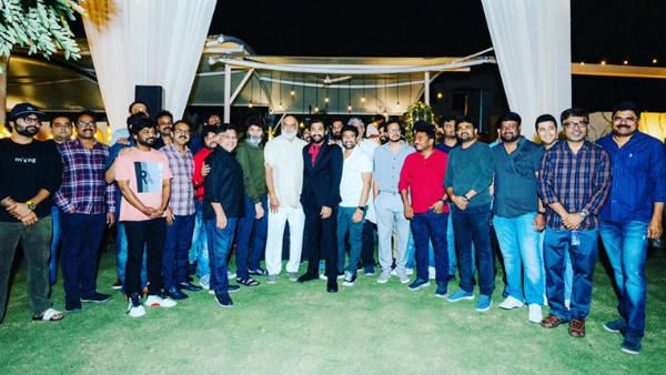 టాప్ డైరెక్టర్లందరూ ఒకే ఫ్రేమ్‌లో.. అల వైకుంఠపురములో గ్రాండ్ పార్టీ