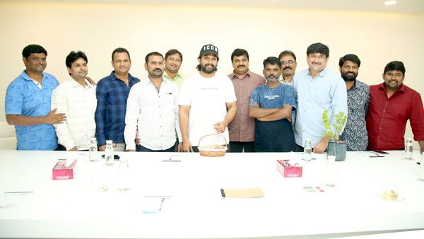 మీ సేవలు భేష్.. ఫిలిం జర్నలిస్టుల కోసం అల్లు అర్జున్ భారీ సహాయం..