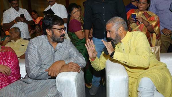 కోడి రామకృష్ణ కూతురి వివాహం.. హాజరైన చిరు, బాలయ్య