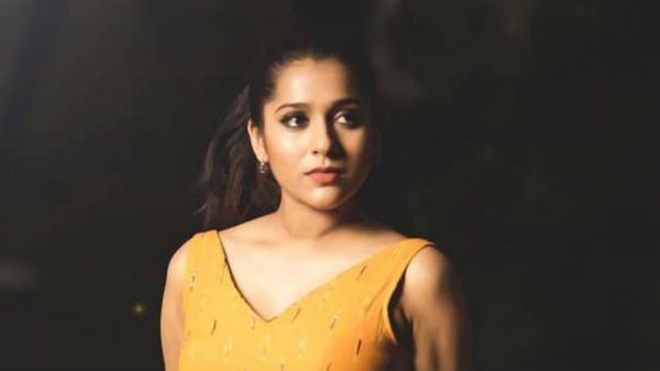 షాక్‌కు గురి చేస్తున్న రష్మీ తీరు.. రహస్యంగా పొలాల్లోకి హాట్ యాంకర్.. ఆశ్చర్యంలో ఇండస్ట్రీ.!