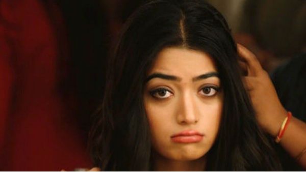 రష్మికకు చేదు అనుభవం.. ముద్దు పెట్టి పరారైన ఆకతాయి.. షాక్‌లో హీరోయిన్