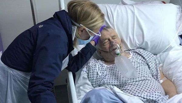 షాకింగ్: కరోనా సోకి హీరోయిన్ తండ్రి మృతి.. ఆందోళనలో ఇండస్ట్రీ