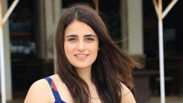 అందంలోనే.. ఆస్తులోనూ ఈ యంగ్ హీరోయిన్ దిట్ట.. బ్యాంక్ బ్యాలెన్స్ తెలిస్తే షాకే