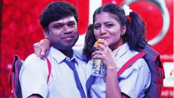 వైరల్ పిక్ : భర్తపైకి ఎక్కిన బిగ్‌బాస్ శివజ్యోతి.. వేషాలు మామూలుగా లేవే!!