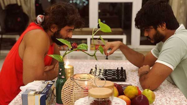 కరోనా ఎఫెక్ట్ : అతిలోక సుందరి అలా.. రౌడీ స్టార్ ఇలా.. మొత్తానికి ఫుల్ ఎంజాయ్