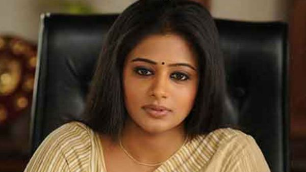 ప్రతీరోజు ఆయనతో అలాంటి అనుభవమే.. క్రేజీ హీరో గురించి ప్రియమణి