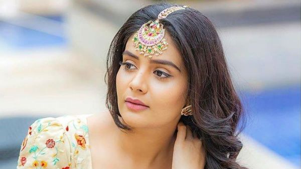 అల్లు అర్జున్ ఫ్యామిలికీ ద్రోహం చేయను.. హీరో రామ్ అయితే ఒకే.. చిలిపిగా శ్రీముఖి