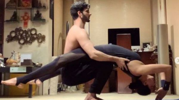 గృహ నిర్బంధంలో ప్రియుడితో సుస్మిత శృంగార ఆసనాలు.. లాక్‌డౌన్‌లో దిమ్మతిరిగే విన్యాసాలు!