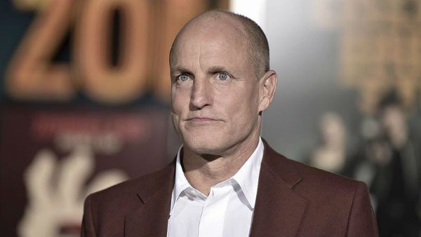 కరోనా‌కు కారణం 5జీ టవర్లే.. బాంబు పేల్చిన హాలీవుడ్ స్టార్ ఊడీ హారెల్సన్.. పరిశోధకుల ఫైర్